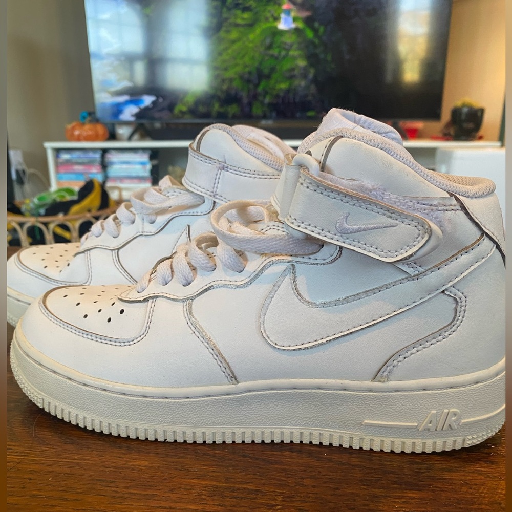 Nike White Air Force 1 Sneakers
